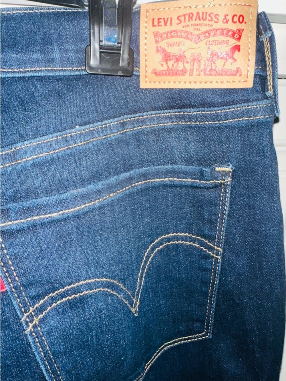 NWT Women’s Size 14 Dark Blue Stretch Levi’s Jeans - Picture 3 of 8